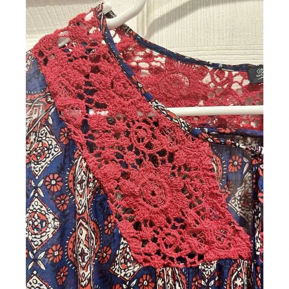 Lucky Brand Blouse Womens‎ Medium Blue Crochet Neck Detail Aztec Floral Top - Image 3