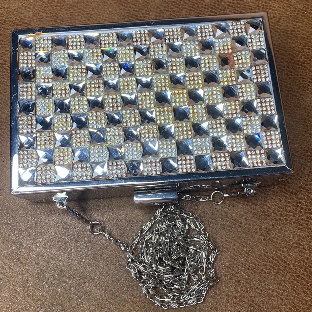 Camille La Vie Silver RHINESTONE METALLIC Crossbody/HANDBAG WITH TOP CLOSURE - Image 4