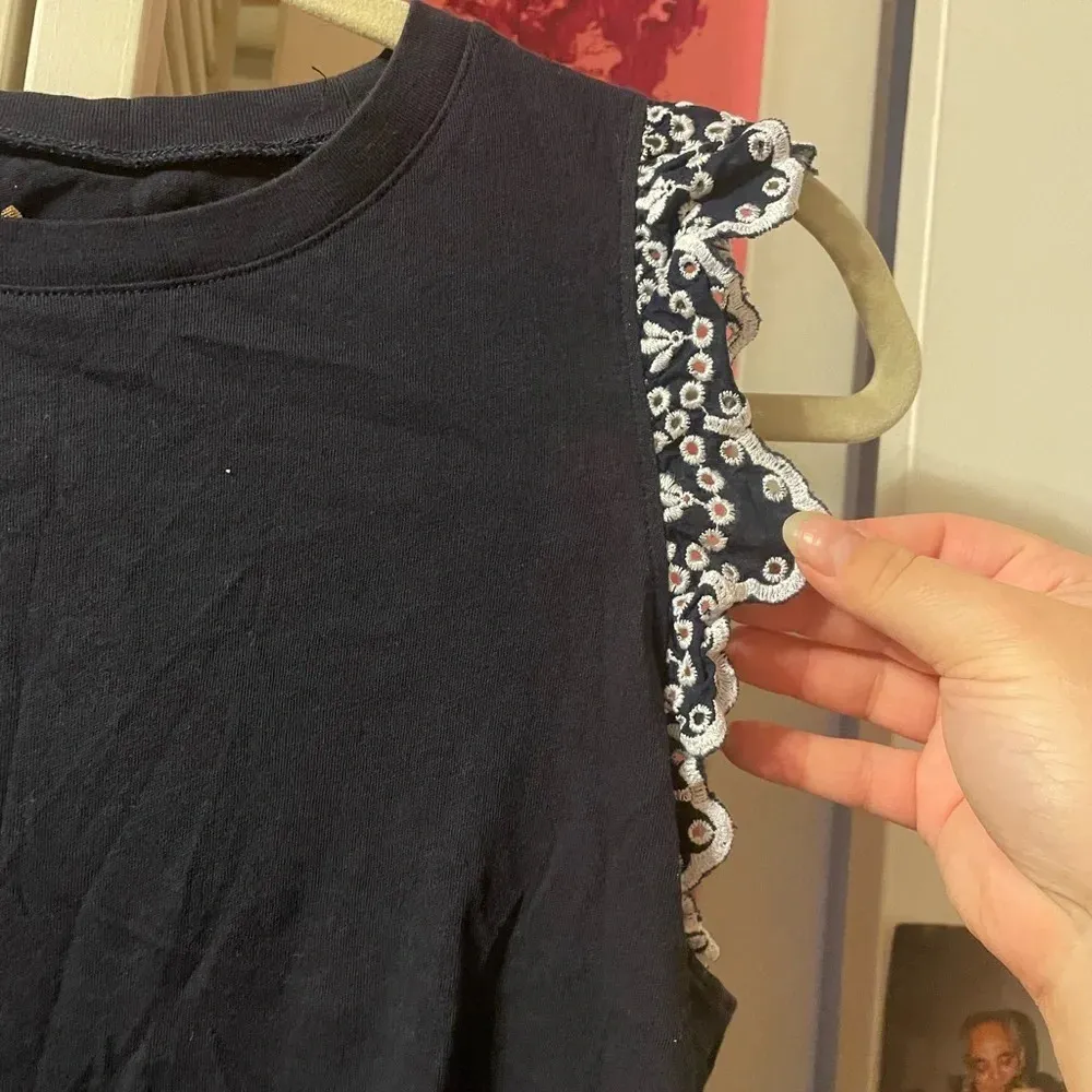 KATE SPADE NAVY BLUE EYELET TRIM TANK - Image 4