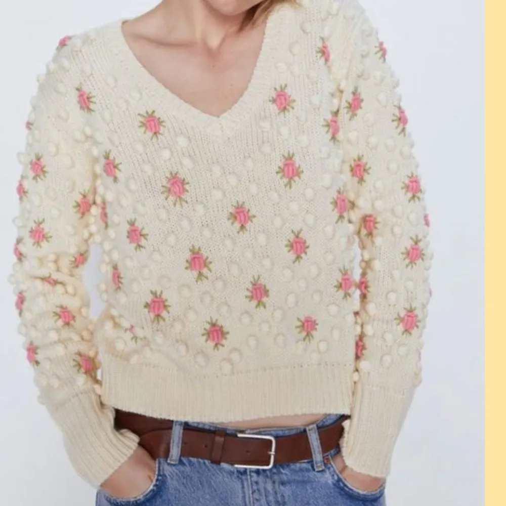 🌸 Zara Pom Pom Floral Knit Sweater Size S V Neck - Image 4