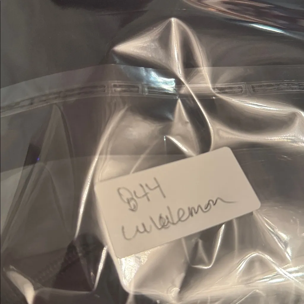 Lululemon In Movement Tight 25" *Everlux in Black Size 8 W5BPGS like new! - Image 13