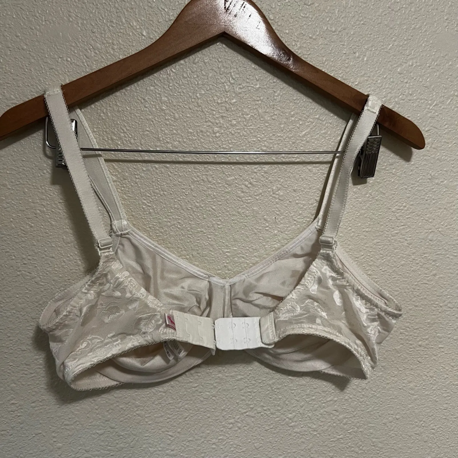 Wacoal 85567 ivory white satin unlined wired floral bra 36D elegant - Image 5