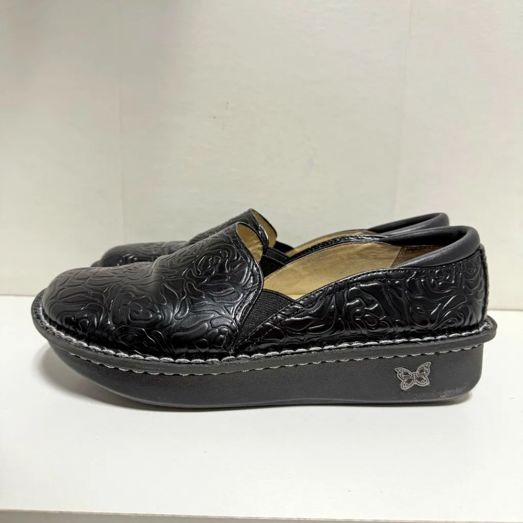 Alegria Debra Black Embossed Rose Shoe - Image 4