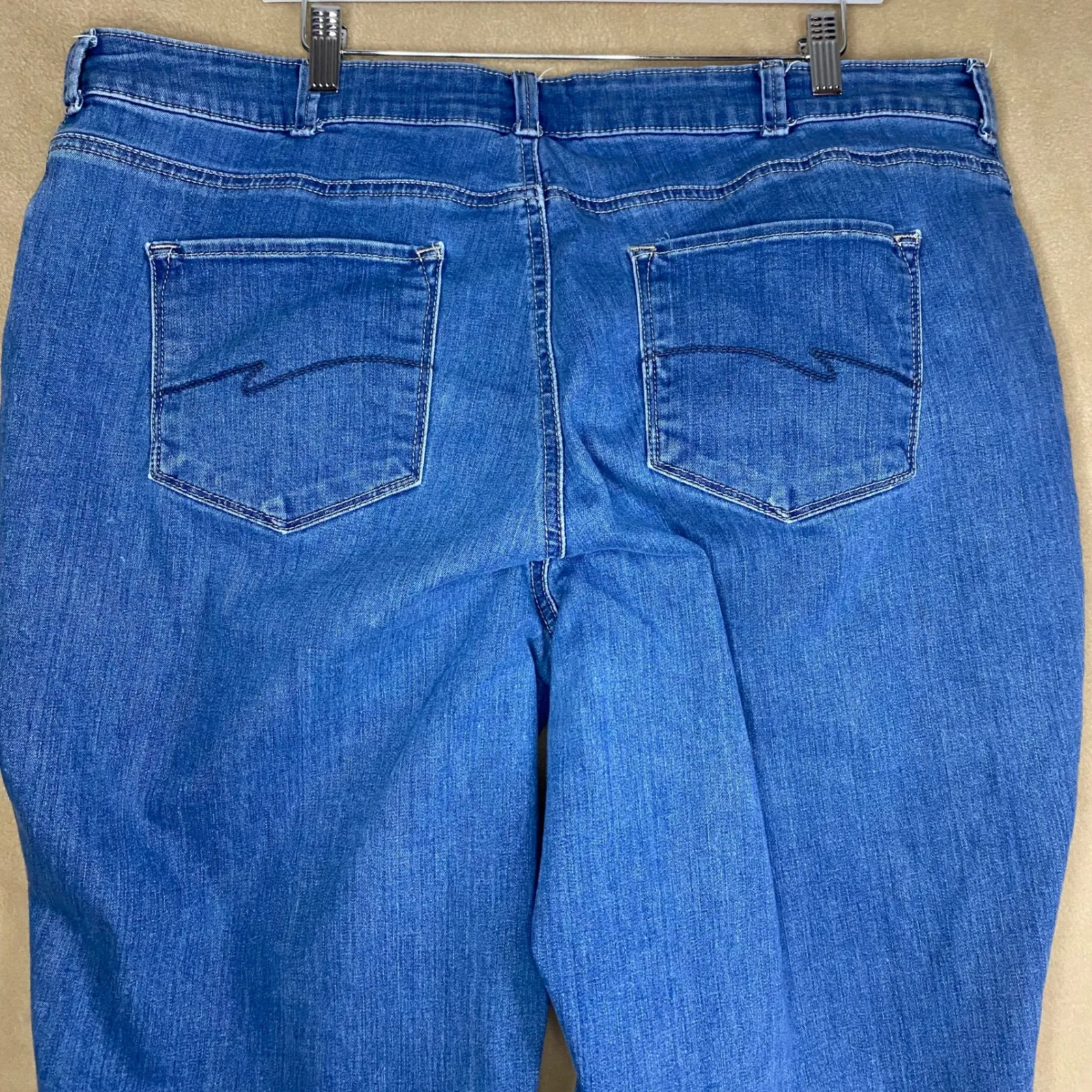 Lee Modern Series Curvy Fit Women's‎ Blue Denim Capris Jeans Size 22W Short EUC - Image 6