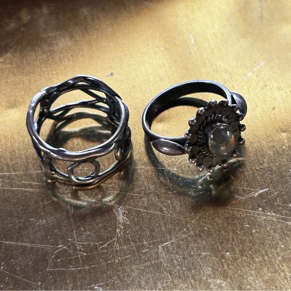 Bundle of 2 Sterling Silver Rings Size 5 - Image 7