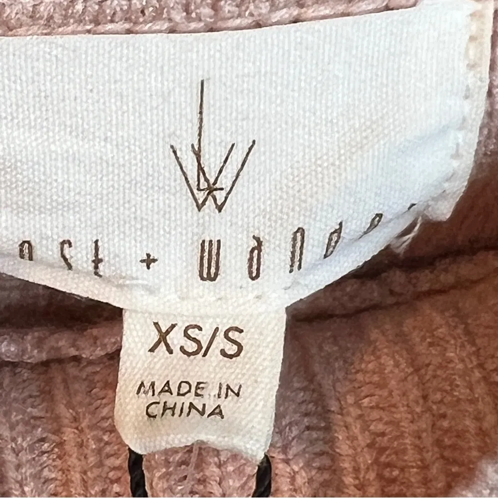 Lost Wander Size XS/S Pink & White Printed Mock Neck Pullover Sweater Su… - Image 9