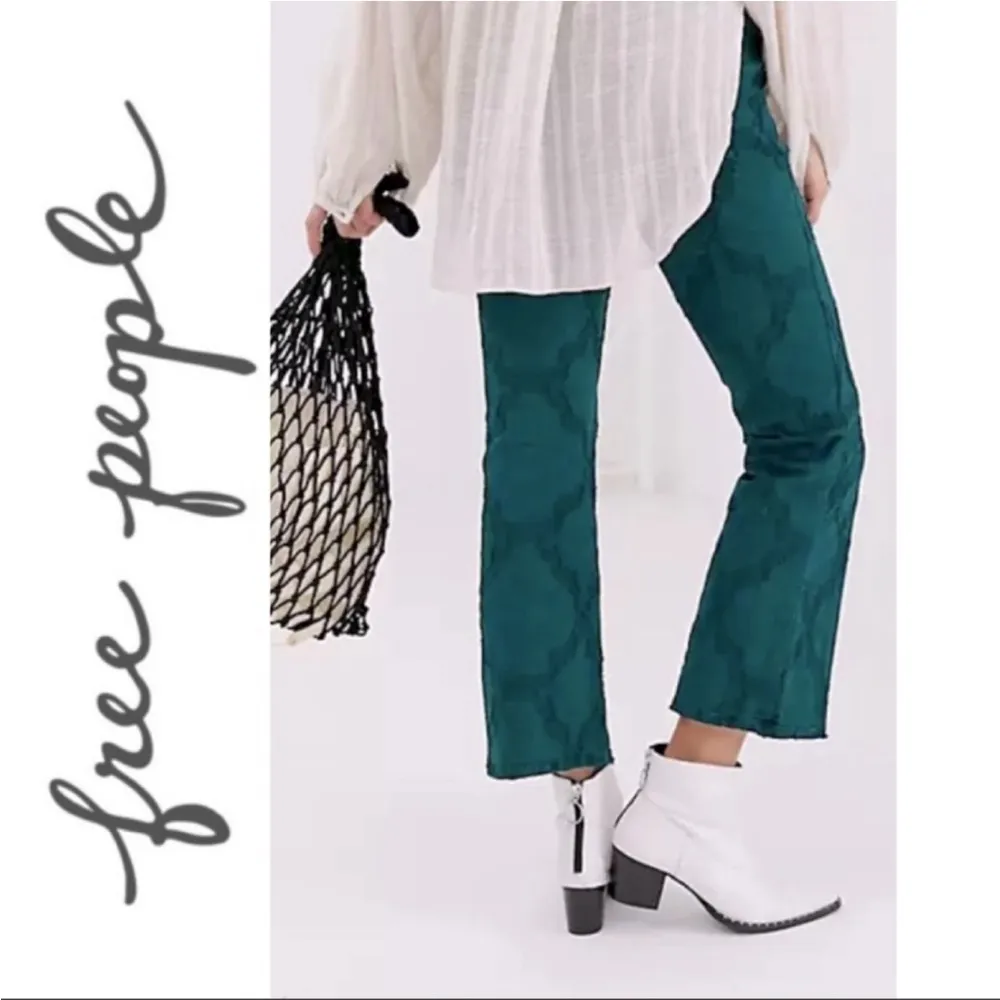 Free People Liv Flare Leg Cropped Jeans Size 31 - Image 7