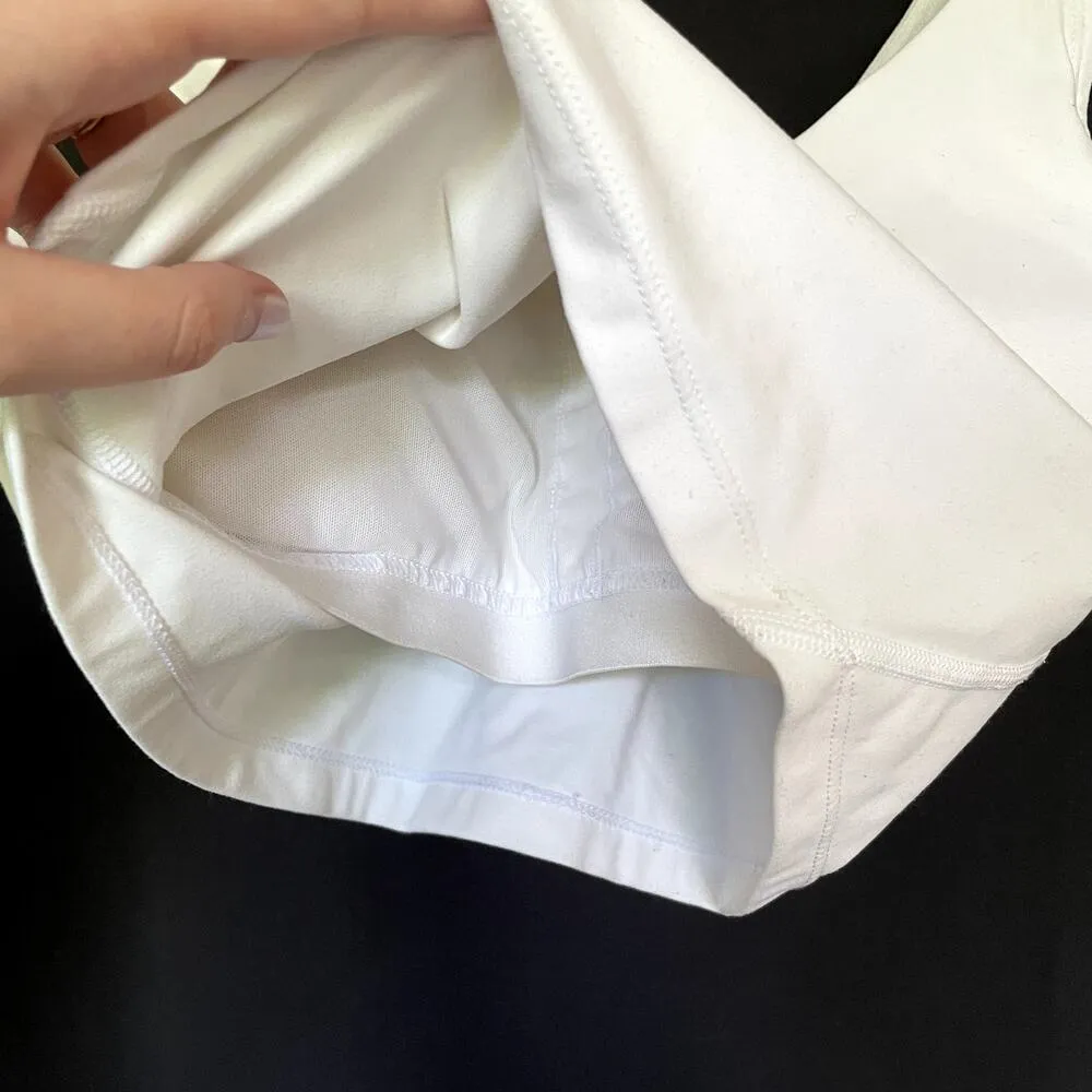 Women's white wireless sports bra removable padding flattering workout top - Image 4