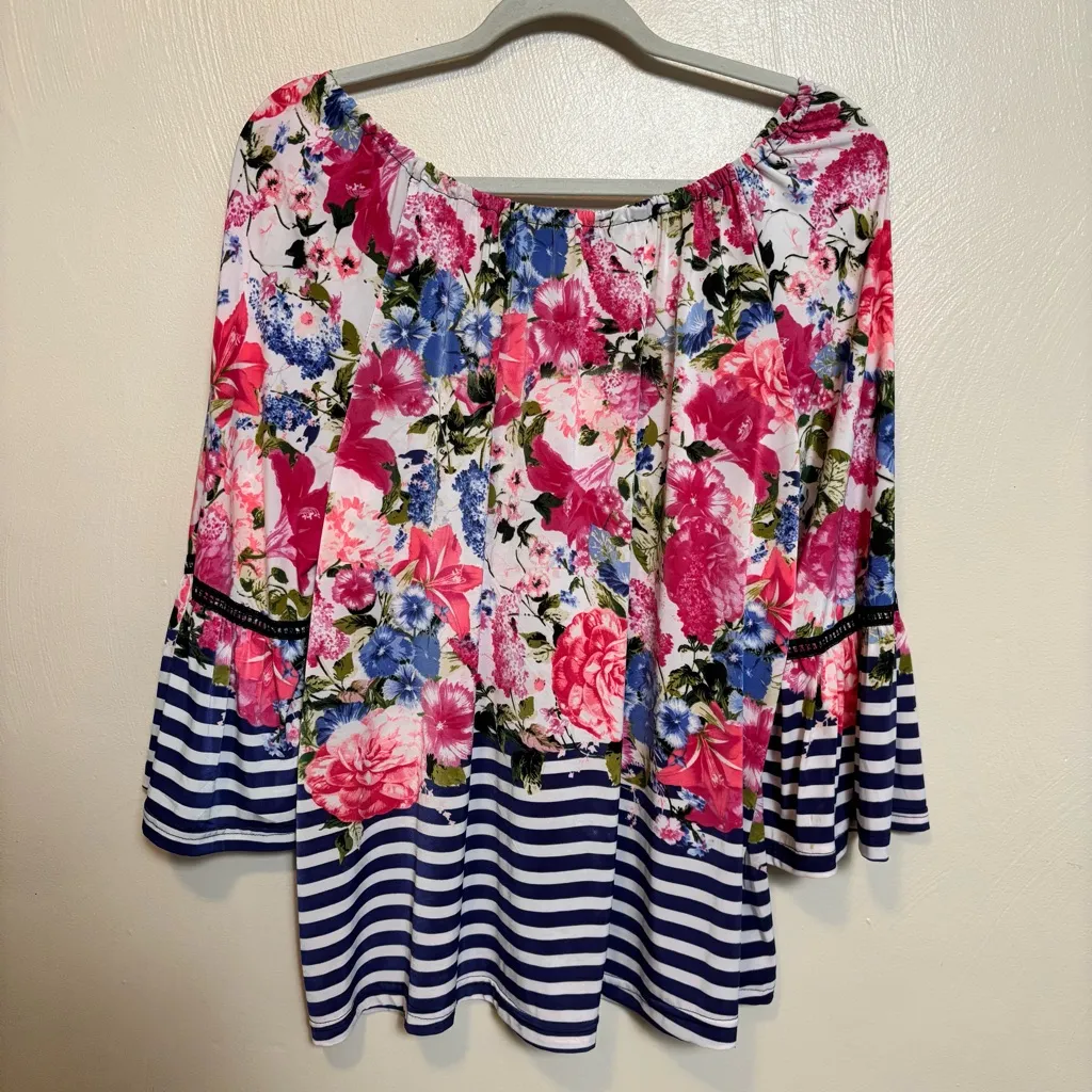 Unique Spectrum‎ Knits Women's Shirt Top Blouse Plus Floral Stripe Pink Blue 1X - Image 4