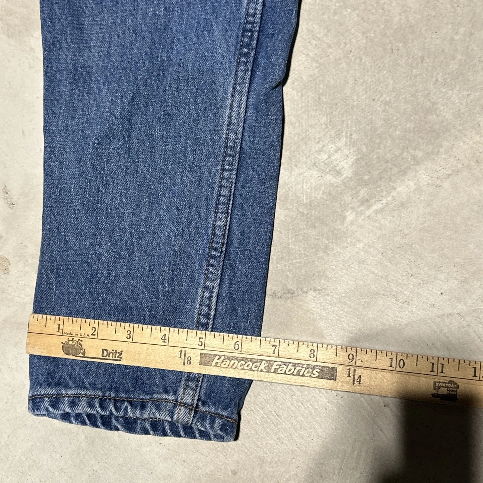 Vintage Levi's 550 7 Jr S Relaxed Fit Tapered Leg 26x30 Denim Y2K 90s Light Wash - Image 10