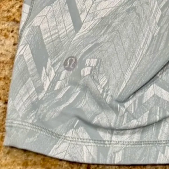 Lululemon Swift Speed High-Rise Short 8 Reverberate Chevron Silver Blue Wht Sz 8 - Image 7