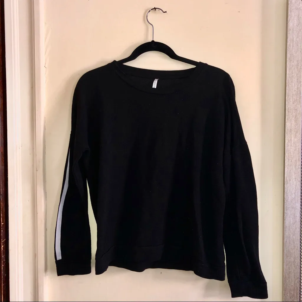 Black Long Sleeve White Stripe Sleeve Size M - Image 3