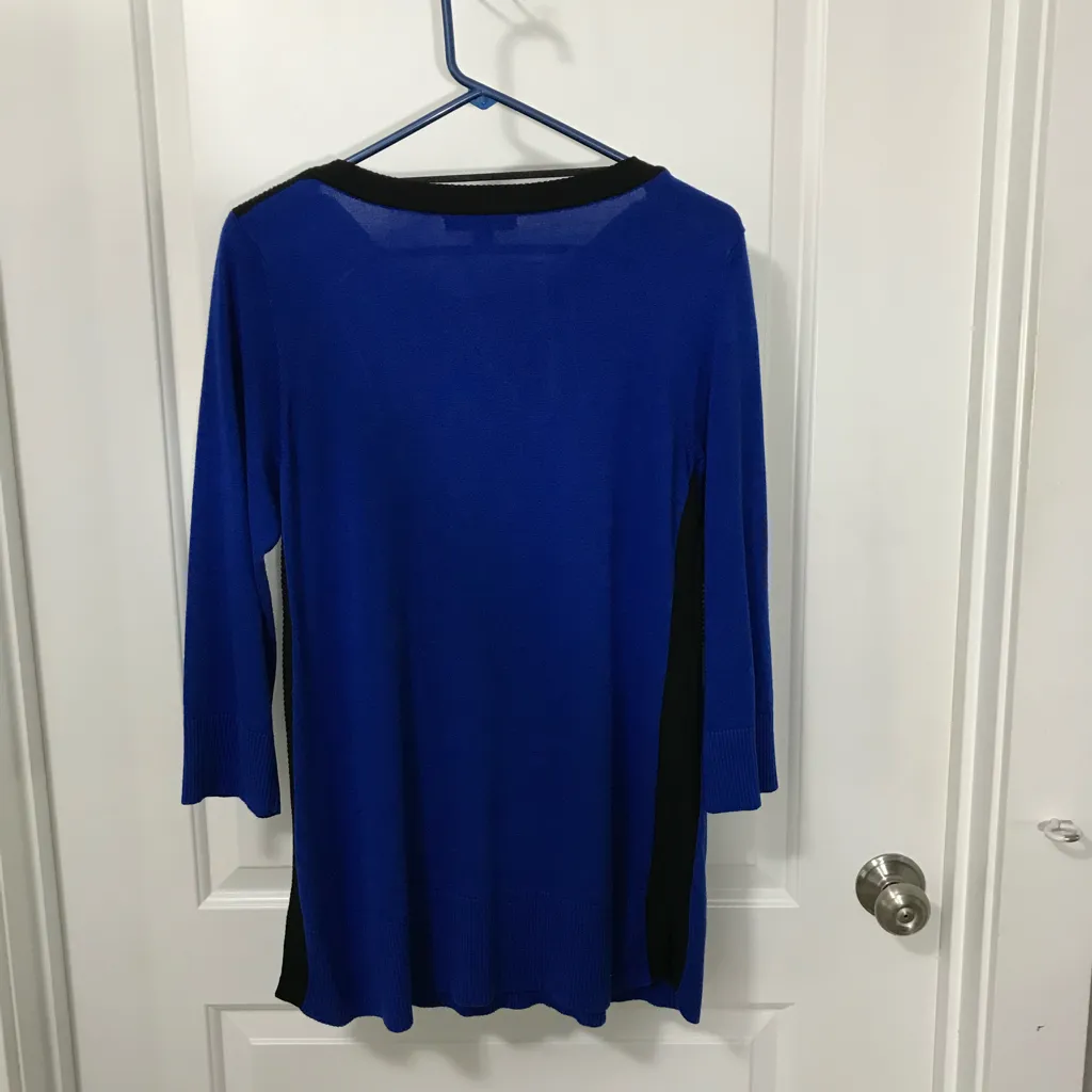 Cable and Gauge  Royal Blue with Black Trim Rayon/Poly Tunic Sweater Sz Lg - Image 2