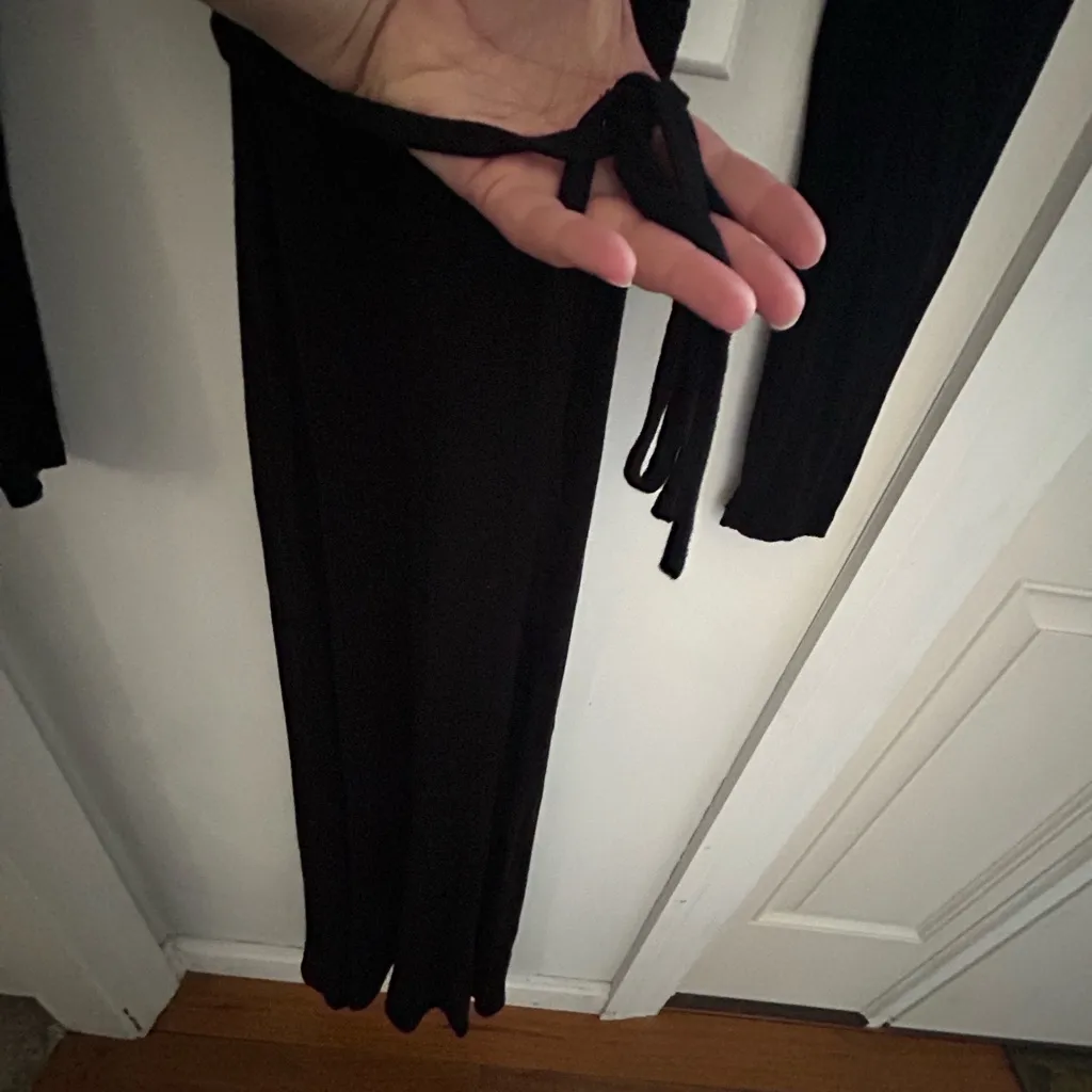 Boden maxi ankle length black maxi dress with pockets and long sleeves. Si… Size 4 - Image 3
