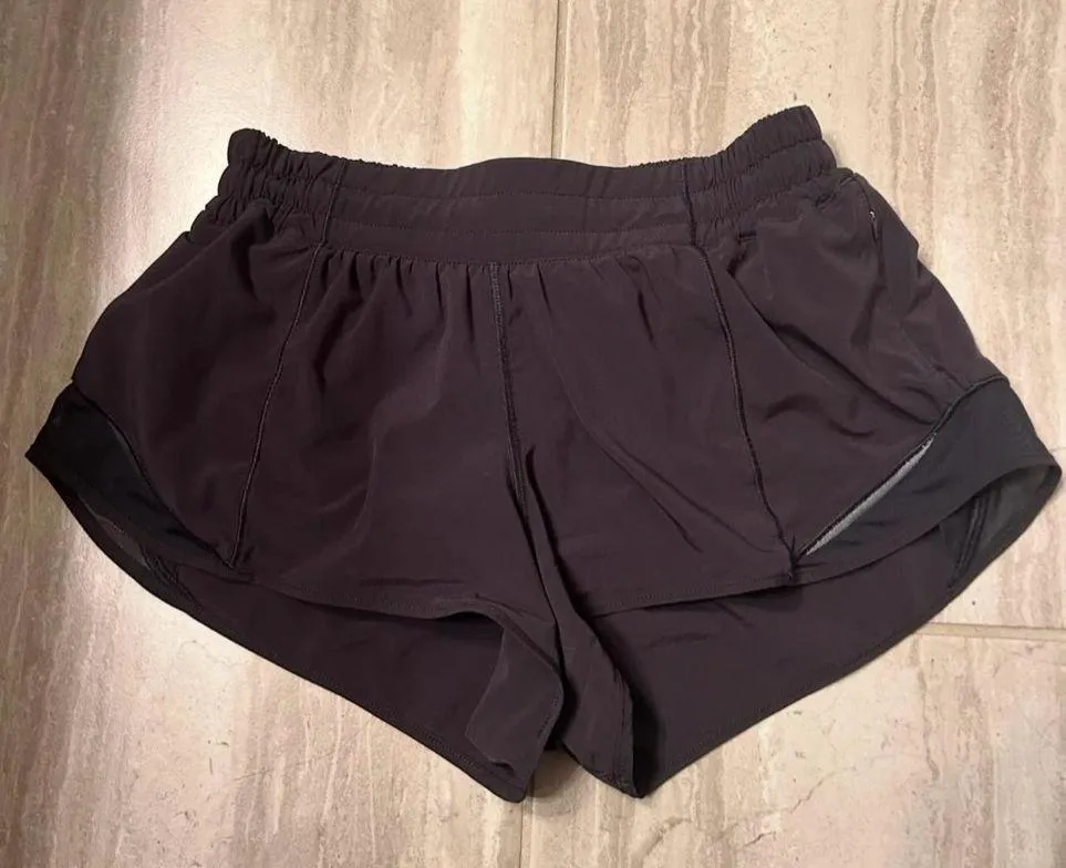 Lululemon Hotty Hot Shorts 2.5" Low-Rise - Image 2
