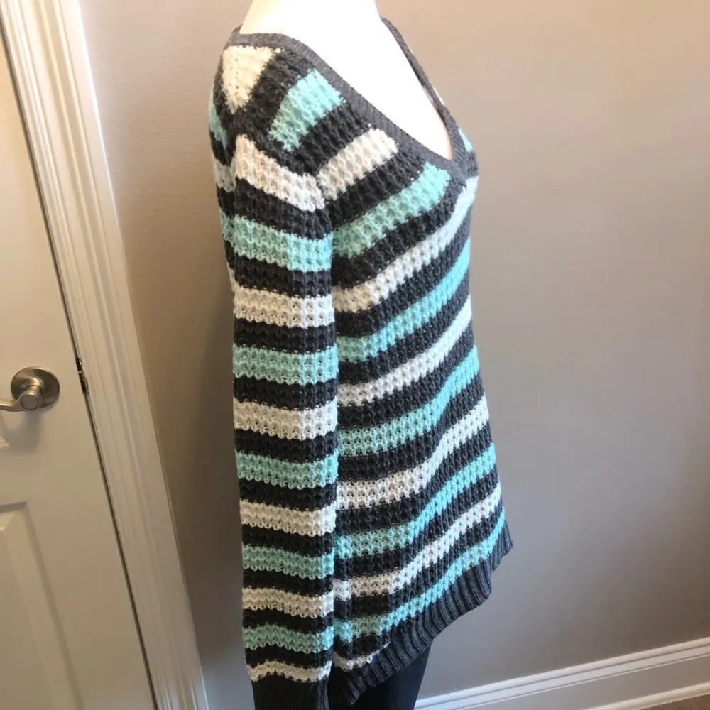 Rue 21 NWT Tri-Colored Pull Over Sweater from  Size Large - Image 2