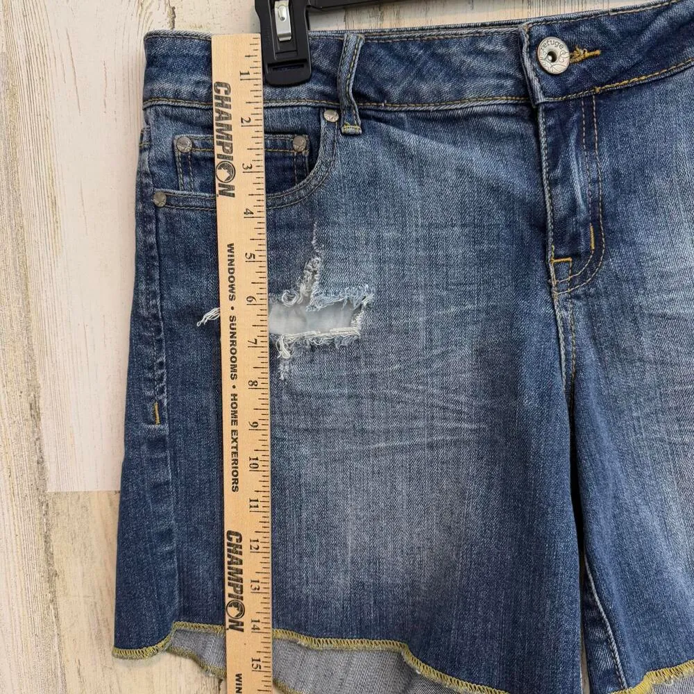 *Refuge Distressed Denim Shorts Women's Casual Summer Wear Ripped Size Large Blue - Image 4