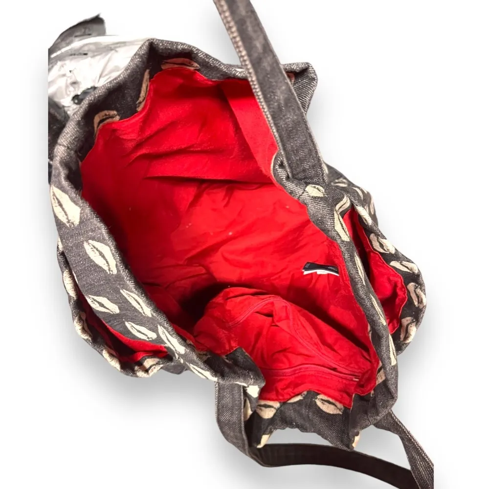 Gap Y2k  tote with lips - Image 3