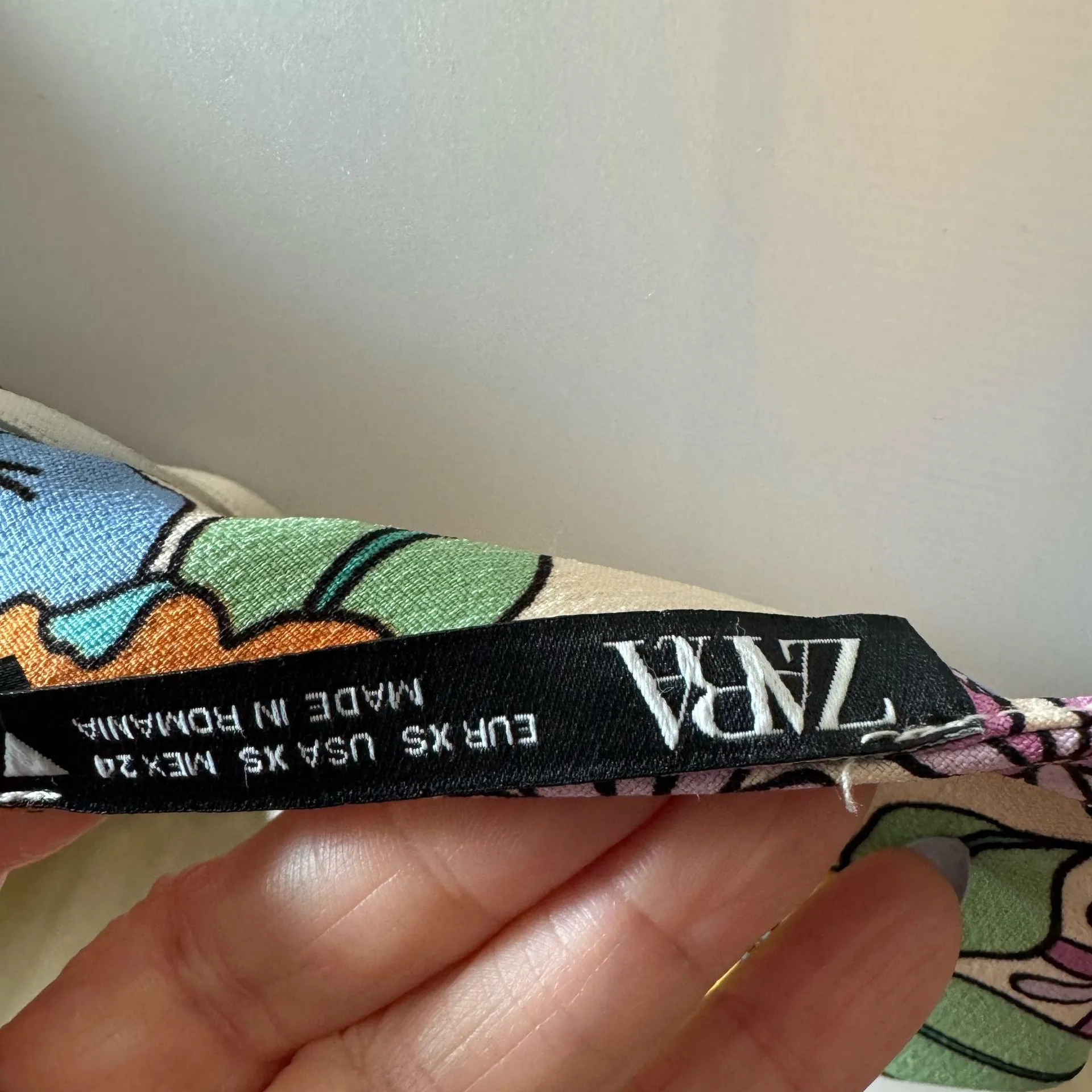 Zara Floral Halter Crop Top. Size Extra Small - Image 9