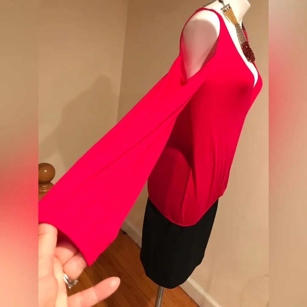 New York & Company hot pink Long Sleeves With  cold shoulder Low cut top Size XS - Image 5