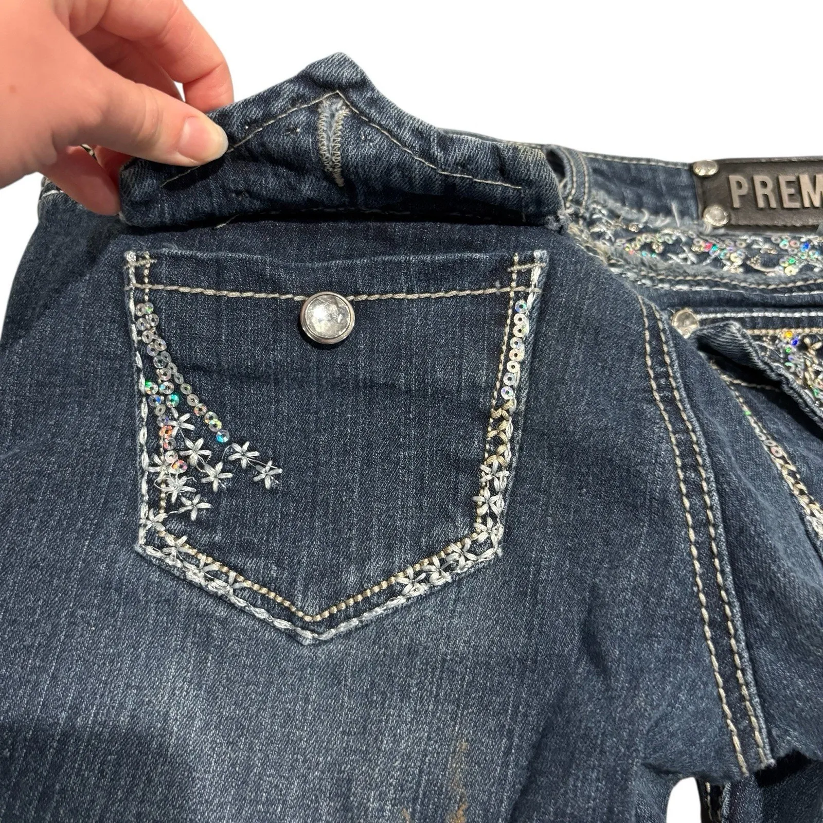 Premiere Women’s skinny Bootcut Jeans Embroidered Bling Studded Rue21 size 5/6 Blue - Image 7