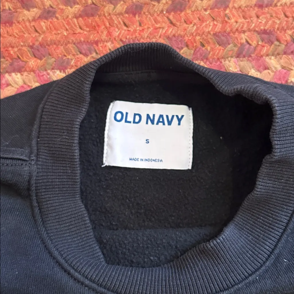 Old Navy  BLACK BASIC PULLOVER SWEATSHIRT - Image 2
