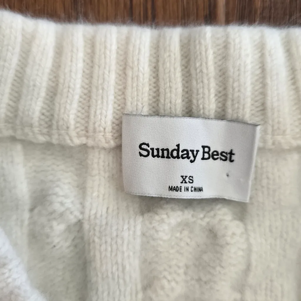 Aritzia Sunday Best Merino Wool Cropped Sweater V Neck Chunky Beige Size XSMALL White - Image 3