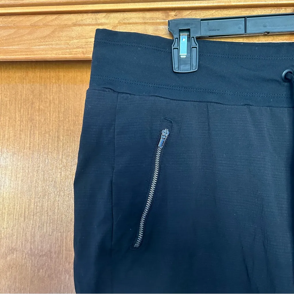 Athleta Trekkie North Jogger Pants in Black Size 16 Hiking Outdoor Gorpcore - Image 5