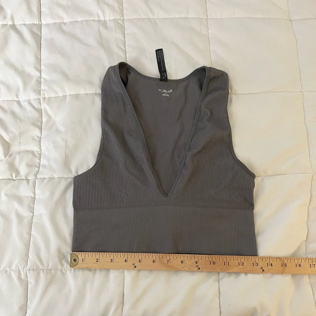 Urban Outfitters Out From Under Haley Ribbed Plunge Cropped Tank Size Large - Image 7