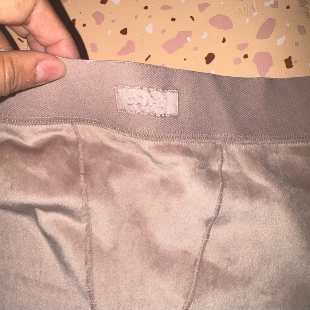 SKIMS Size XXS DUSK Velour Pull On Bike High Waisted Short Womens Shorts NWT - Image 3