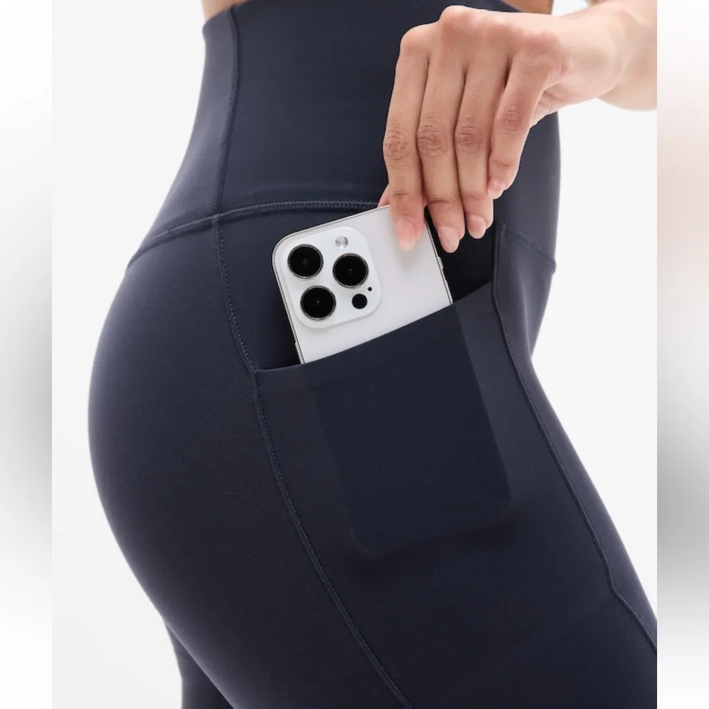 Athleta Salutation Stash Pocket II 7” Short 3x - Image 3