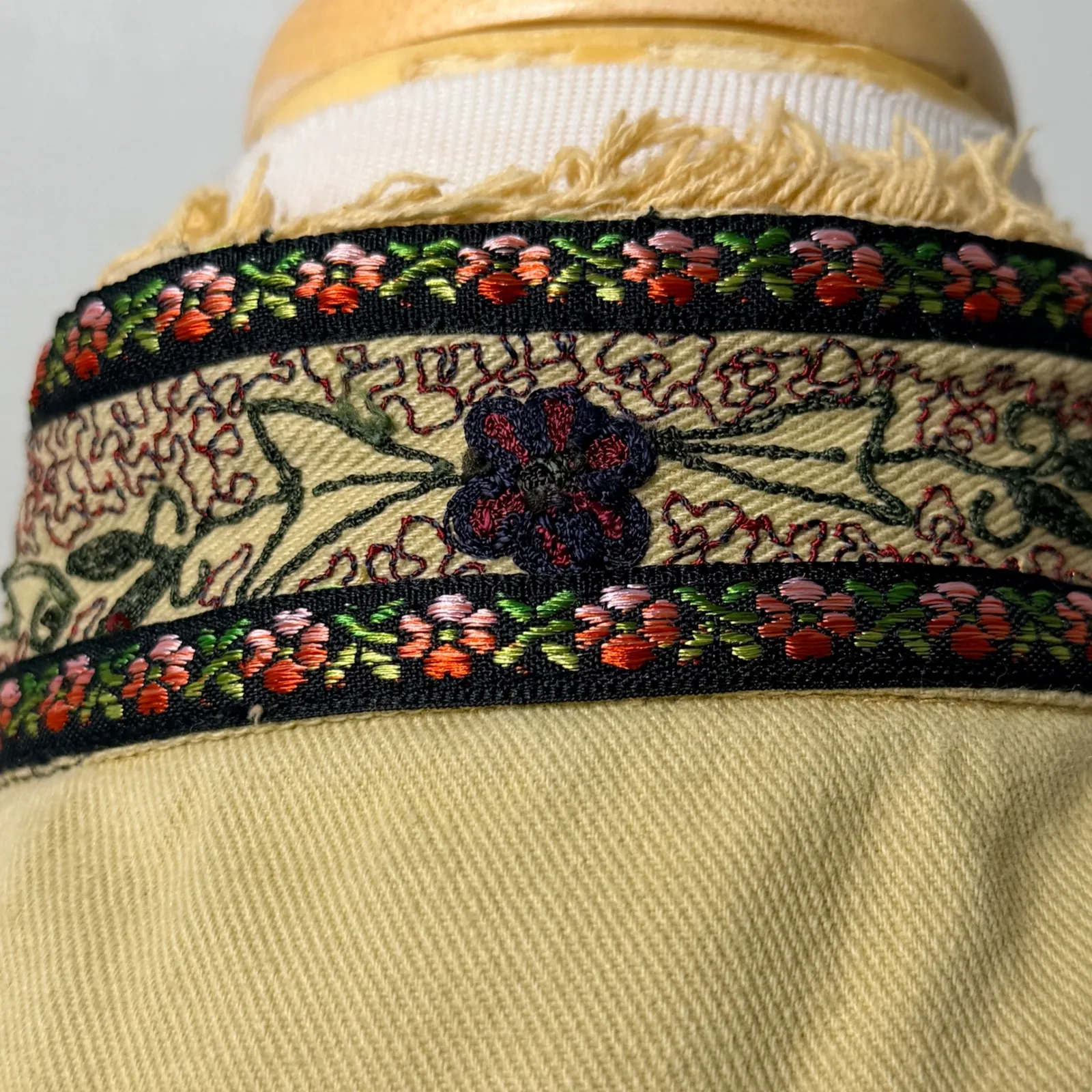 New Direction Jacket Petite Lg Embroidered Denim Khaki Paisley Fringe Collar Tan Size undefined - Image 8