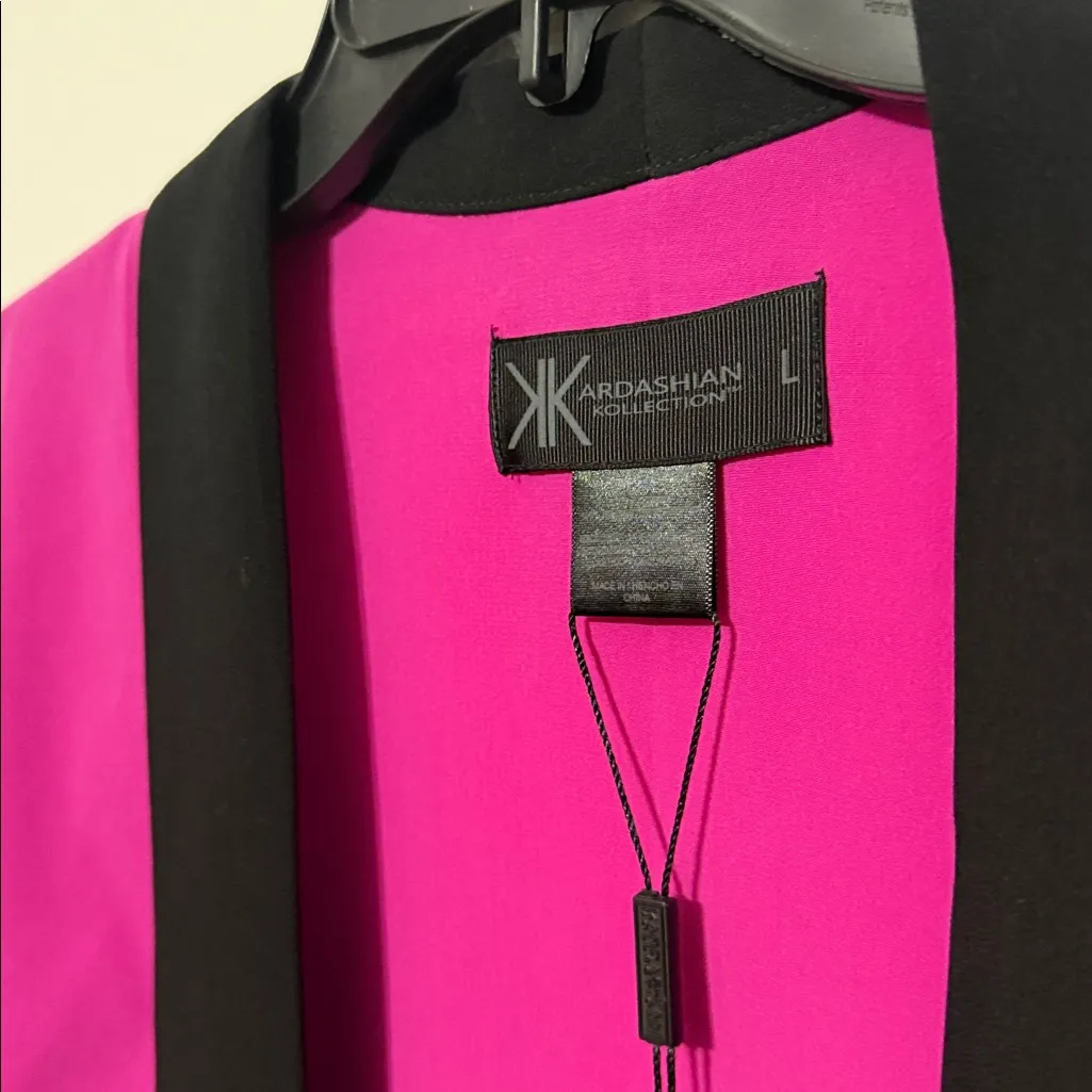 Kardashian Kollection hot pink blazer with black trim size large new with tags - Image 3