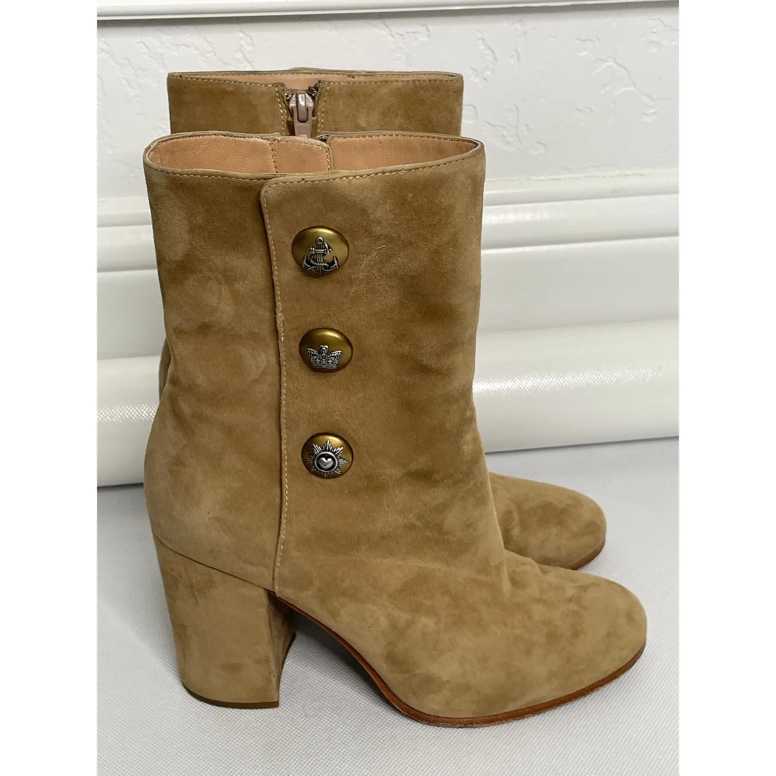 Polo Ralph Lauren Rare Suede Button Ankle Boots Camel Tan 6B Heel Western Luxe - Image 6