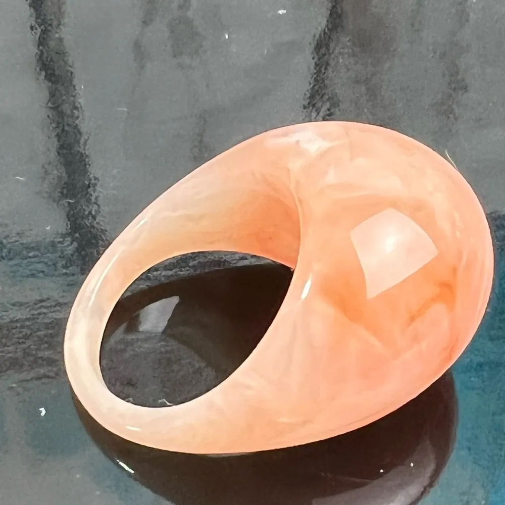 Vintage Peach Marble Murano Style Glass Bubble Ring Size 7 - Image 3