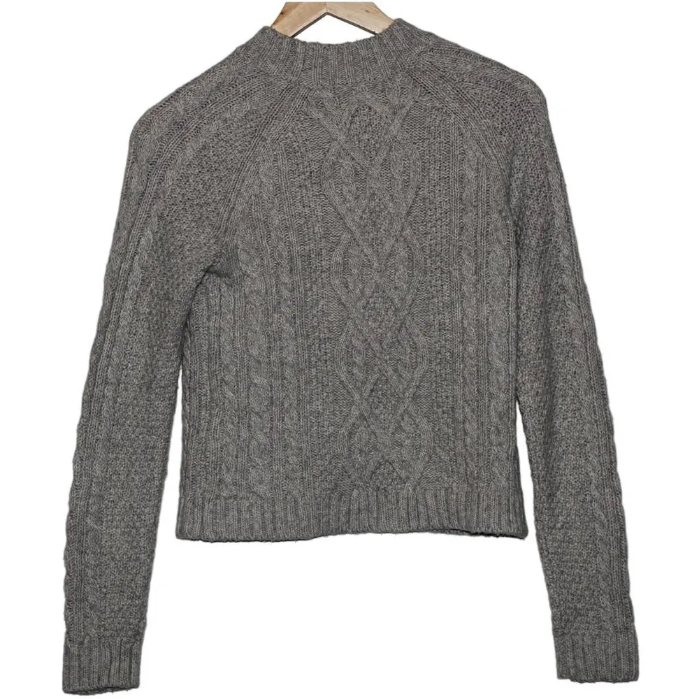 Women's Abercrombie & Fitch Gray Cable Knit Pullover Crewneck Sweater Size XXS - Image 2