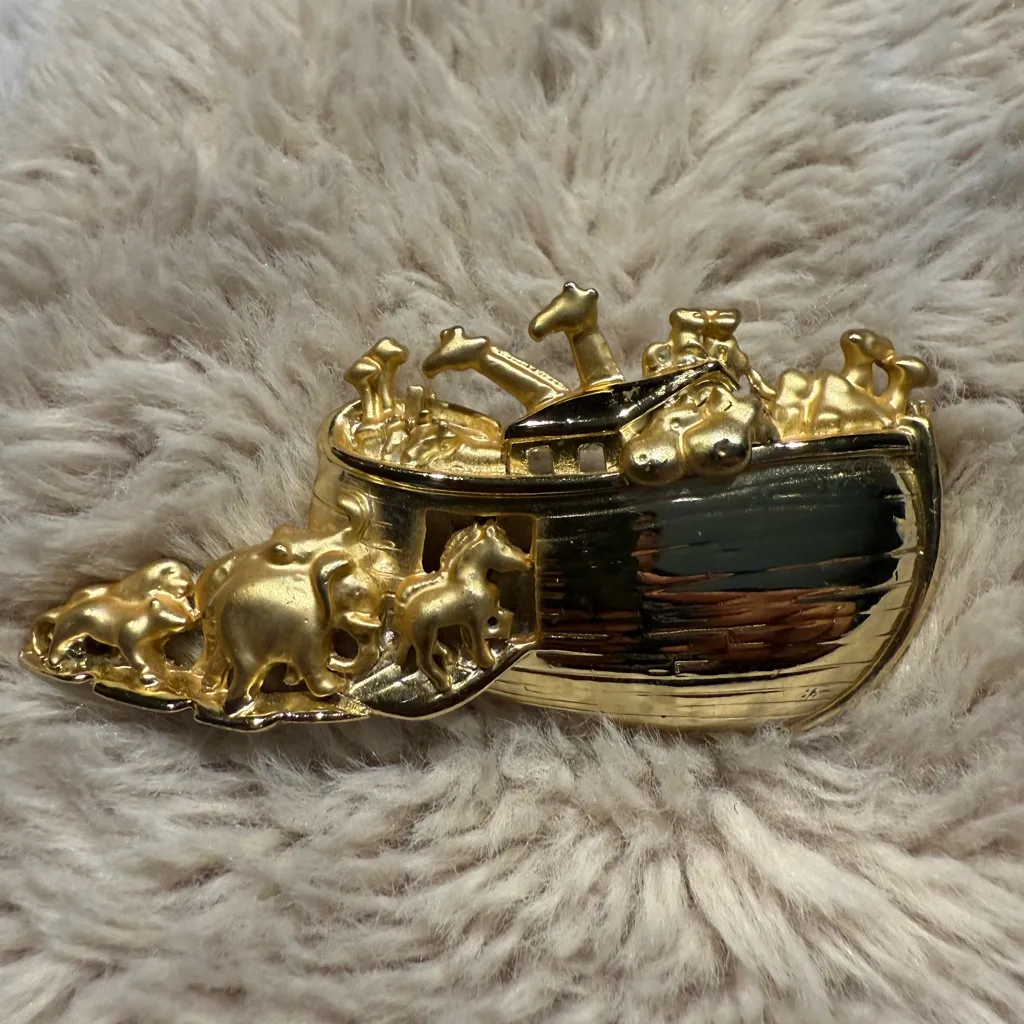 OAJC Noahs Ark Gold Tone Animal Boat Brooch Pin Signed‎ Vintage - Image 4