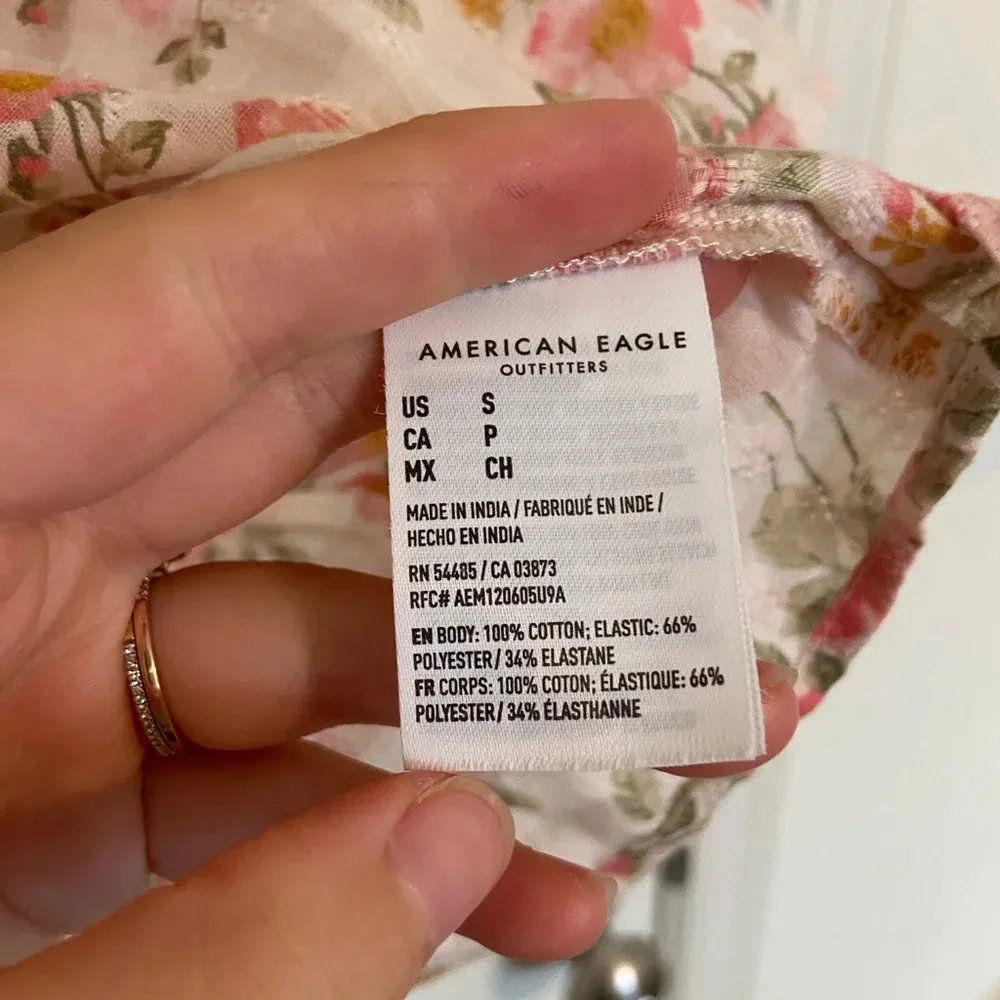 EUC | American Eagle women’s floral cap sleeve blouse —‎ small - Image 4