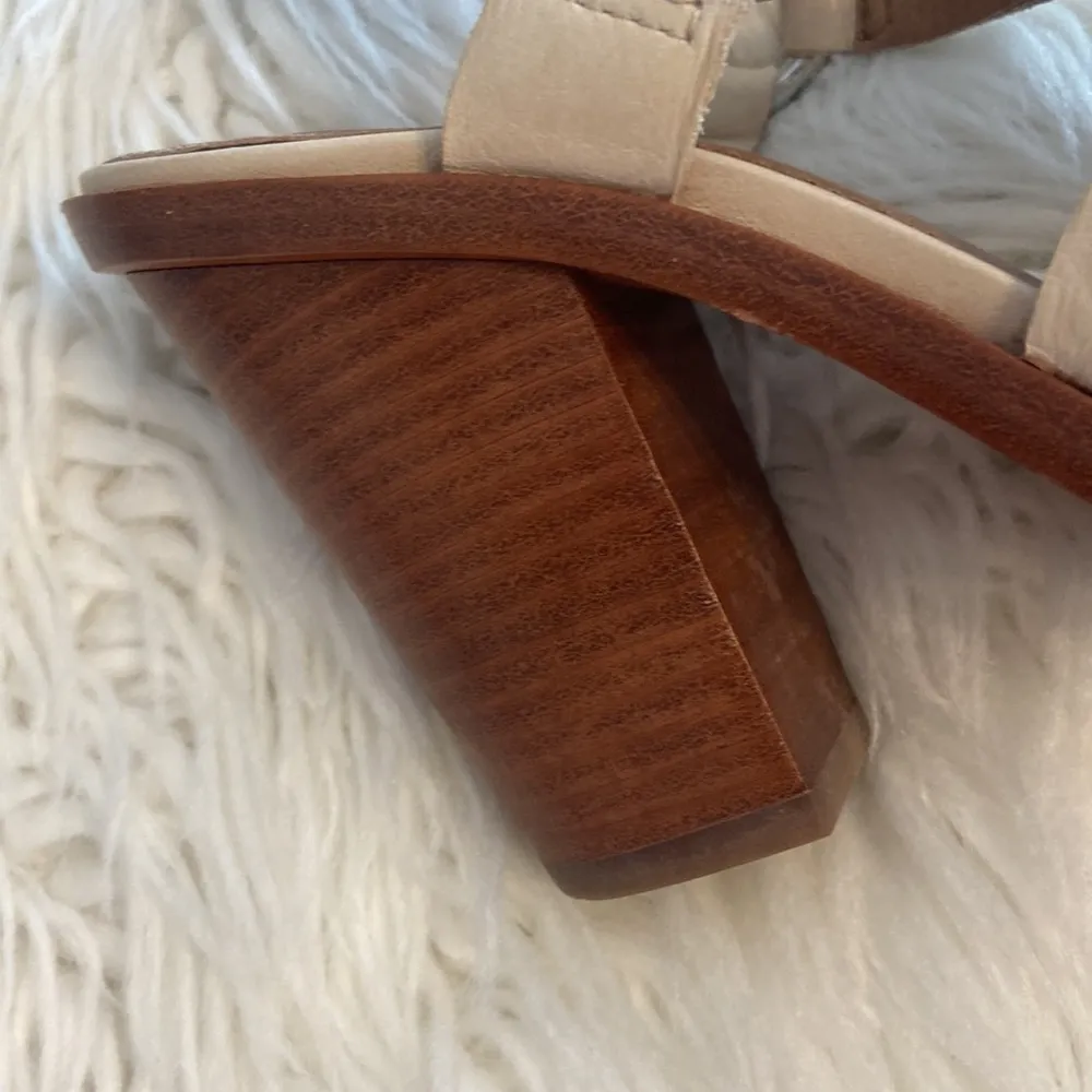 Frye Sandals Block Heel Ivory Leather  Strappy sandals size 8.5 M excellent - Image 4