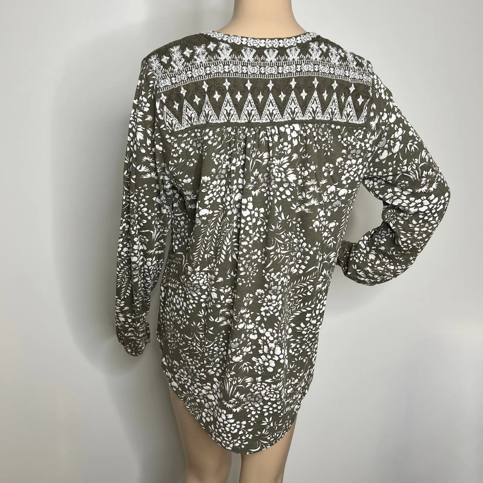 Lucky Brand Green Floral Embroidered Long Sleeve Top - Image 3
