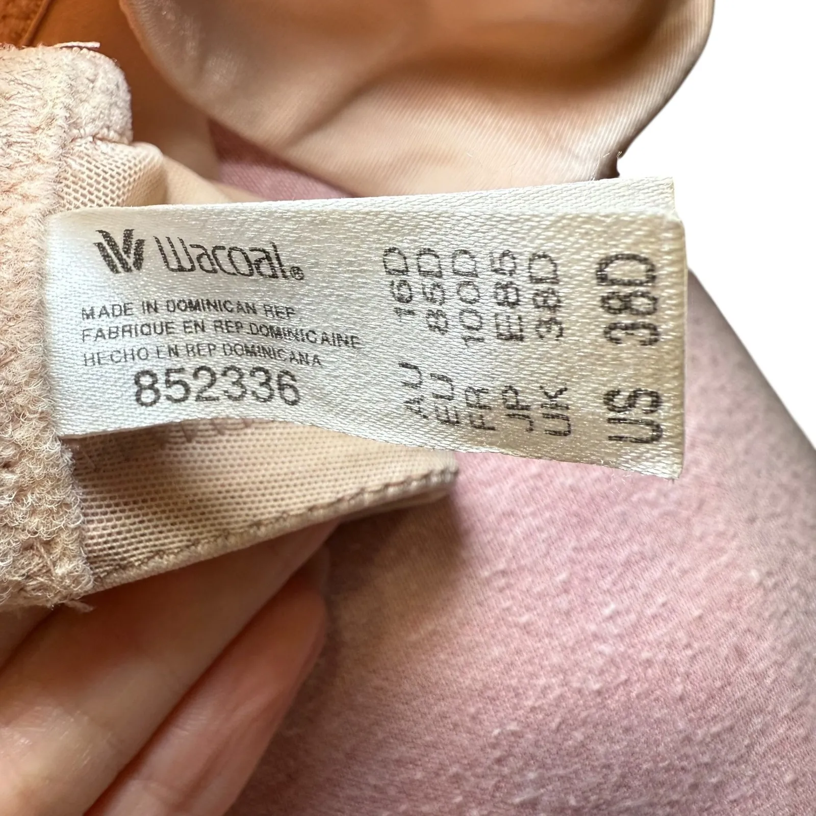 Wacoal Bra 38D Nude Seamless Full Coverage Comfort Support Wireless - Image 5