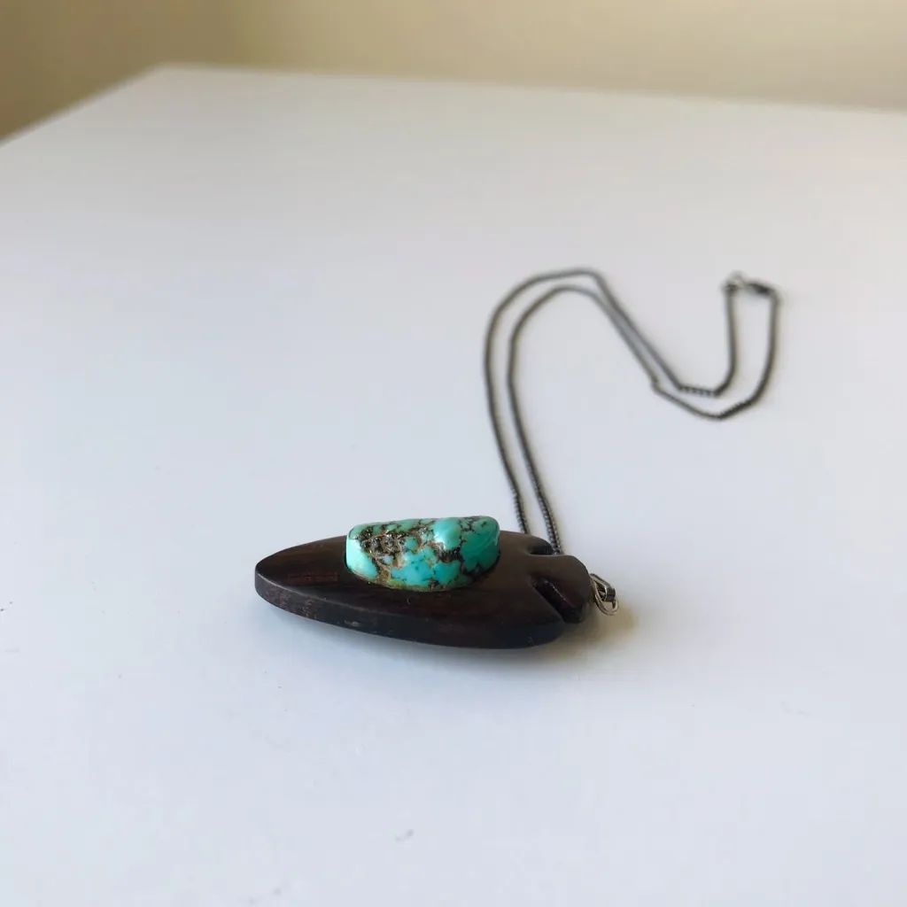 Turquoise Arrowhead Wood Pendant On Sterling Silver Chain Vintage - Image 8
