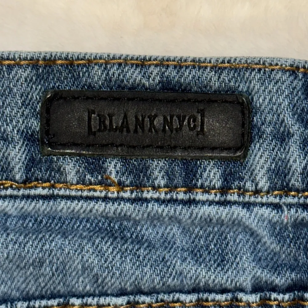 BlankNYC Barrow High Rise Denim Shorts Distressed Raw Hem Size 25 - Image 7