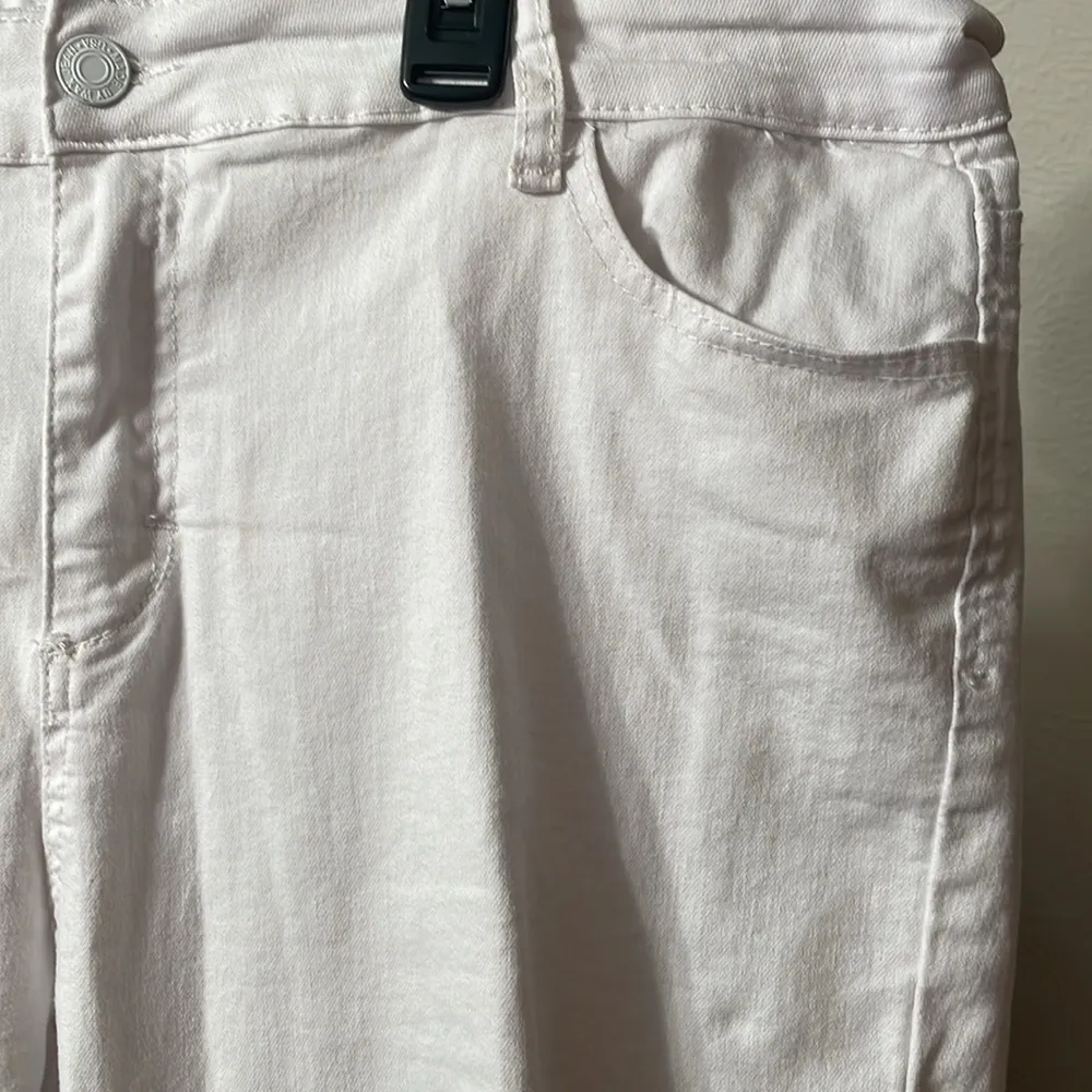 🌹🌹🌹BOGOHO 🌹🌹🌹White Distressed Jeans - Image 5