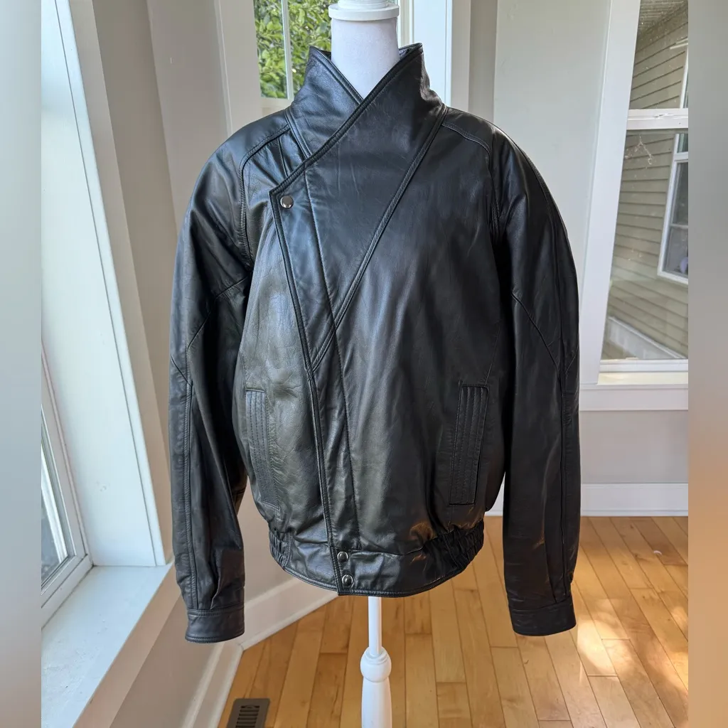 Vintage 80s Bermans Black Leather Bomber Jacket Thinsulate Lined Sz Medium Tall - Image 11