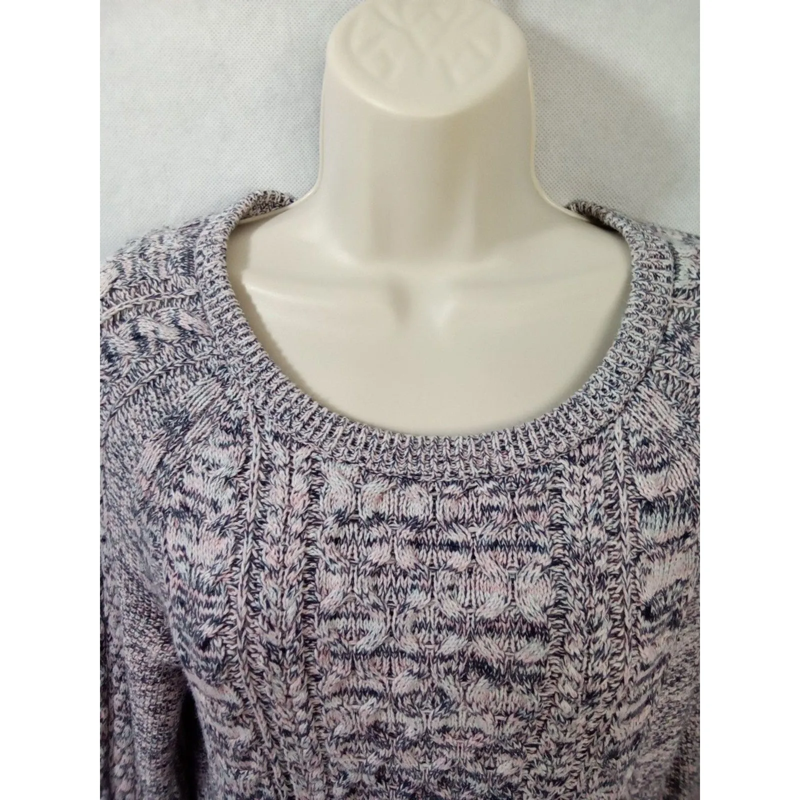 Gap women’s medium sweater purple and pink knit crew neck long sleeve Y2K preppy - Image 3