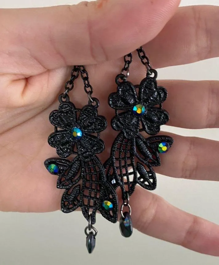 Black Floral Dangle Earrings Y2K - Image 3