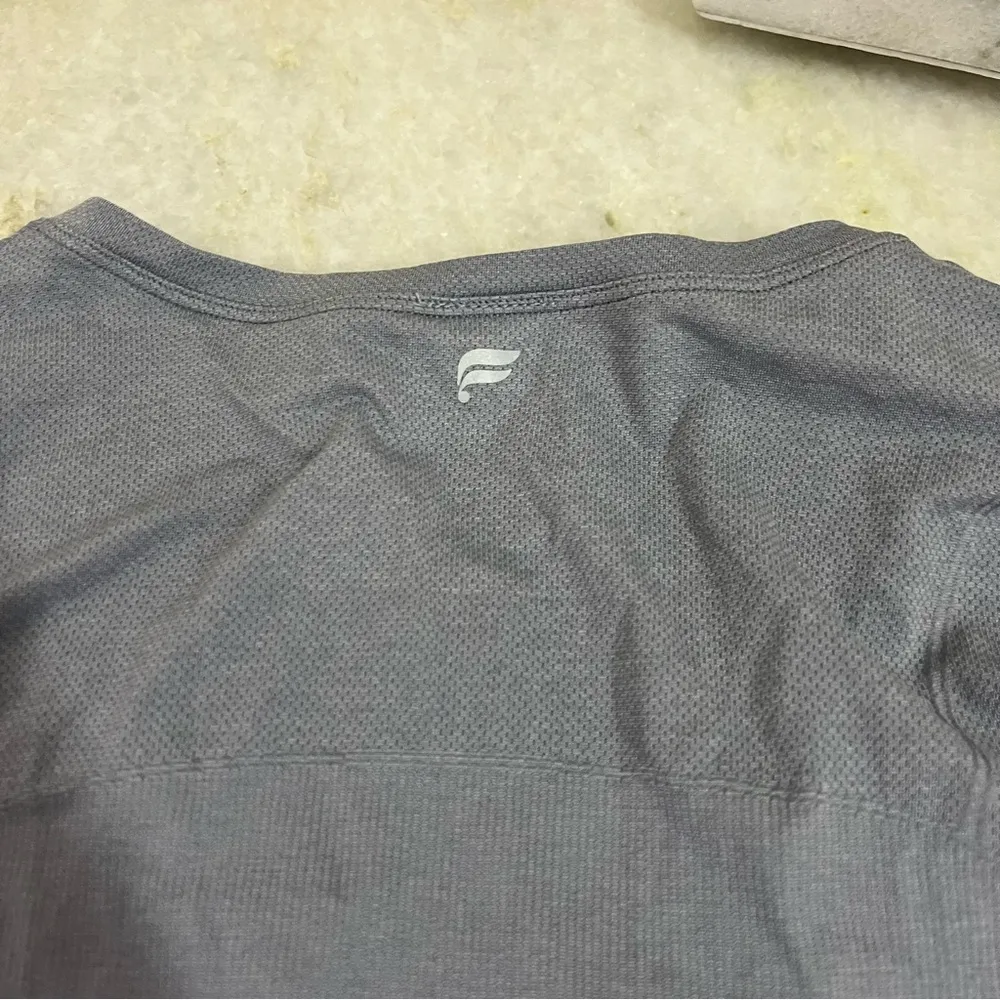 NWT  Performance Seamless Long Sleeve Top Classic Grey Heather Size M - Image 5