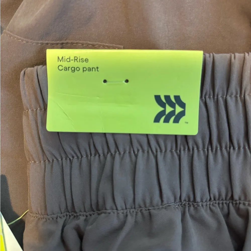 NWT All In Motion Women's Active Light Mid-Rise Cargo Joggers - Image 13