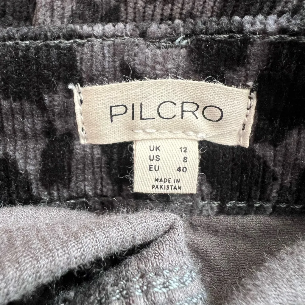 Pilcro Corduroy Mini Skirt in Black and Grey Leopard size 8 - Image 7